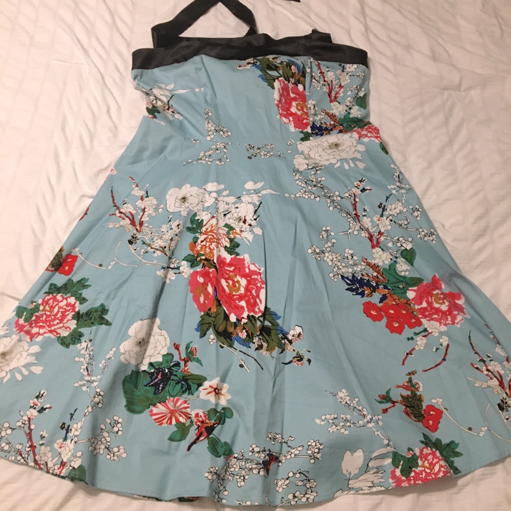 3x Floral Halter Neckline Ribbon Tie Dress